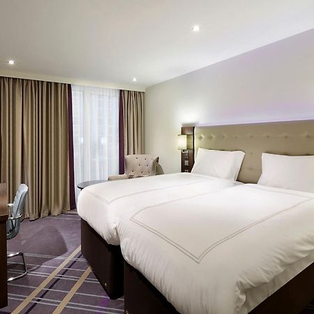 Premier Inn Frankfurt Messe Frankfurt am Main Exterior photo