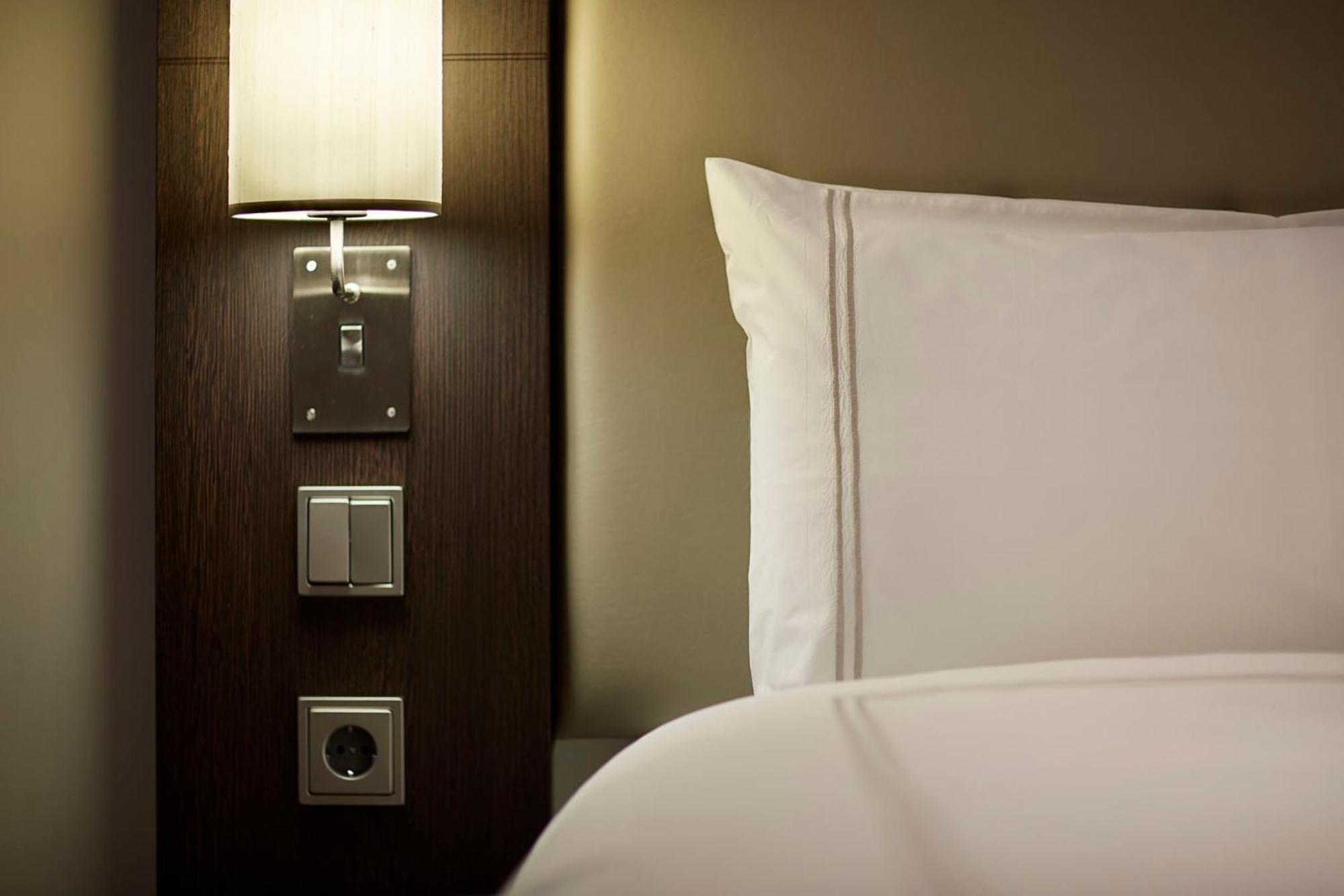 Premier Inn Frankfurt Messe Frankfurt am Main Exterior photo